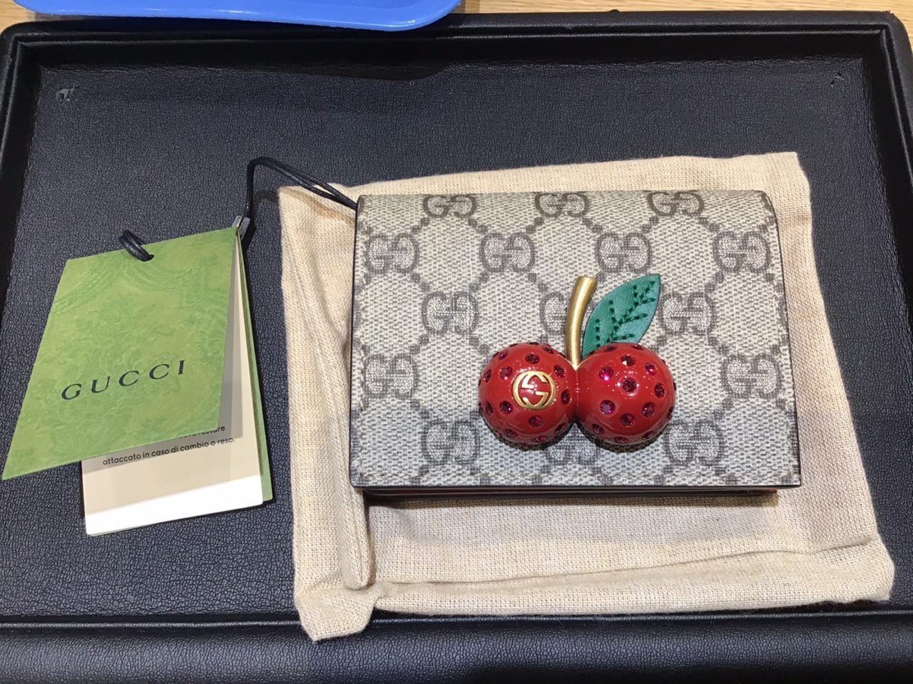 GUCCI カードケース成立致しました!