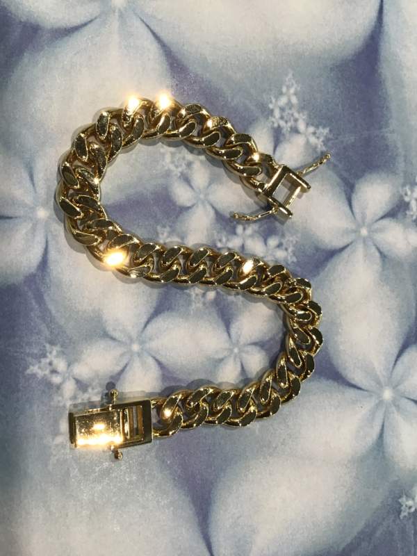 金のブレスレット 買取ました。