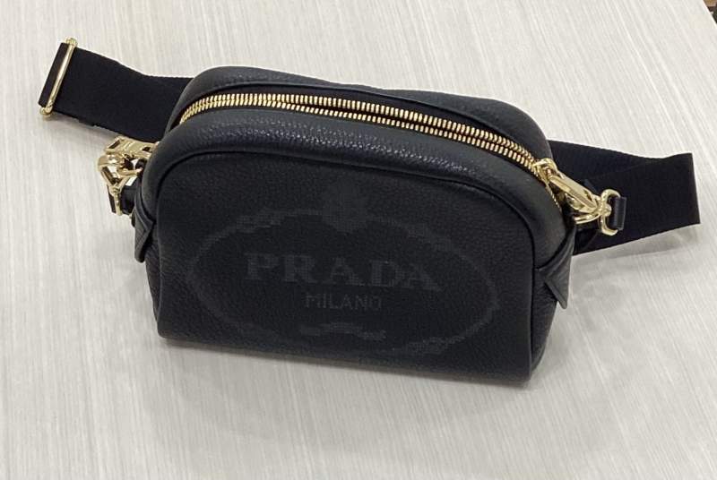 PRADAのバッグを買取りました！
