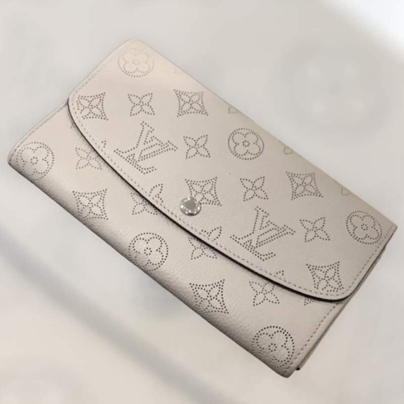 ルイヴィトン ポルトフォイユイリス 買取