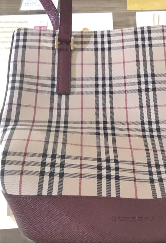 🌸Burberry 赤色チェック ショルダーバック🌸