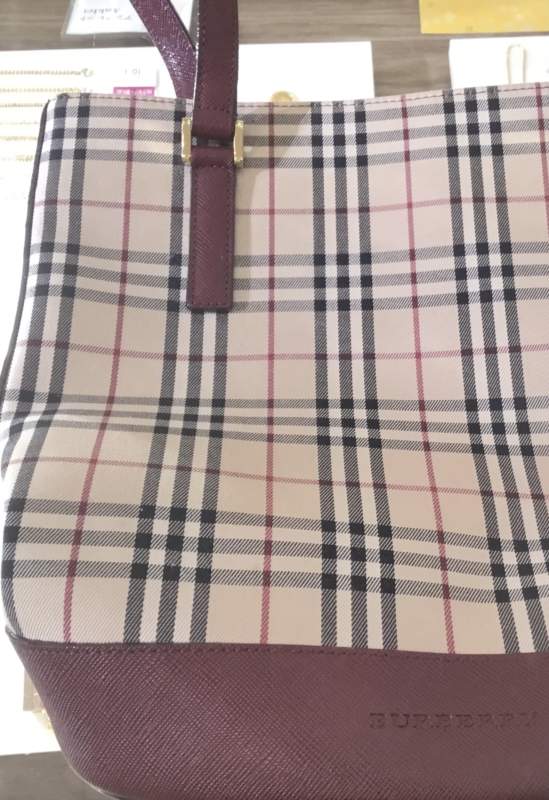 🌸Burberry  赤色チェック　ショルダーバック🌸