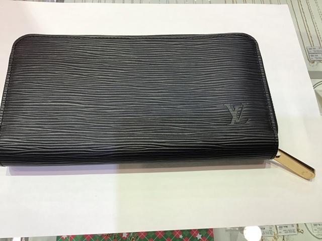 LOUIS VUITTON      エピ　ジッピーウォレット　お買取しました