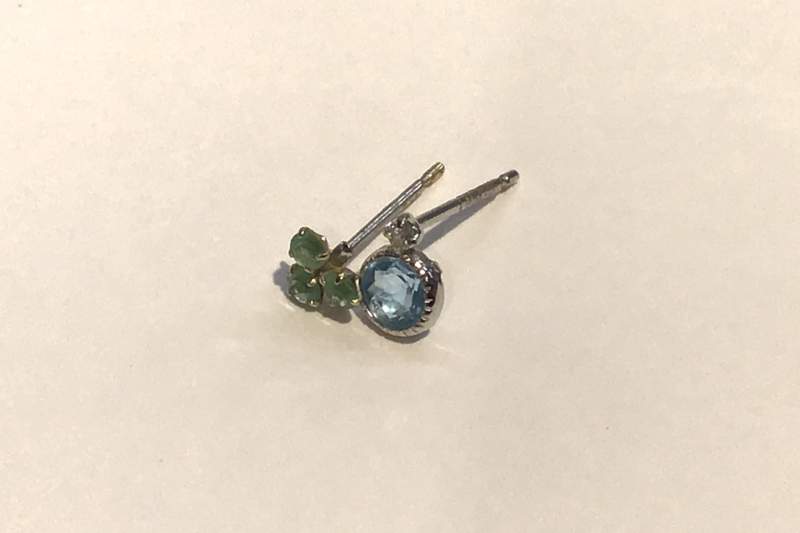 10金 ホワイトゴールド ピアス買取しました。