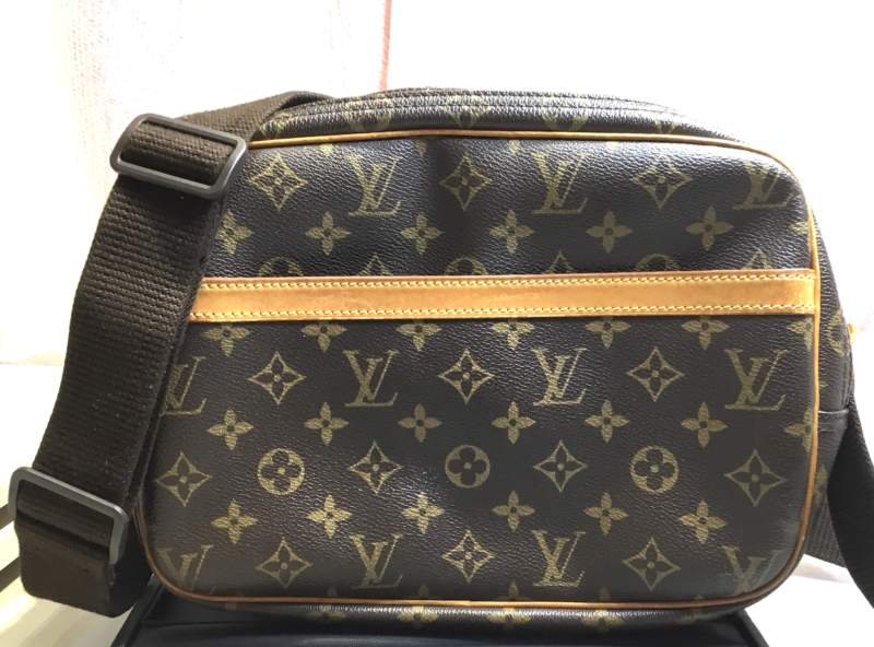 ルイヴィトン モノグラム リポーター28 M45254 をお買取しました。