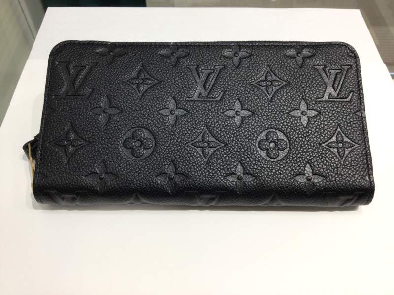 ルイヴィトン アンプラントジッピーウォレットお買取致しました