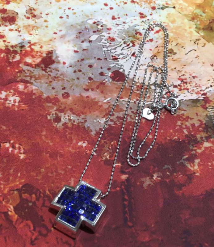 サファイア 18金 ホワイトゴールド ネックレス をお買取りしました。
