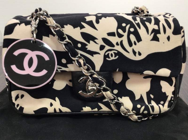 CHANEL キャンパスショルダー お買取りしました