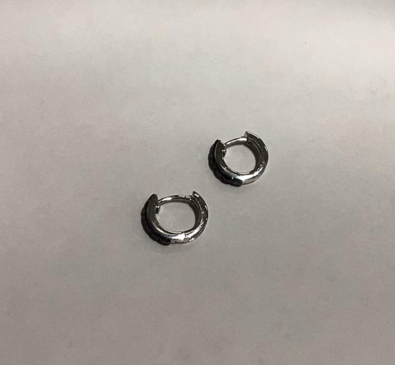 サファイア 18金 ホワイトゴールド ピアス をお買取りしました。