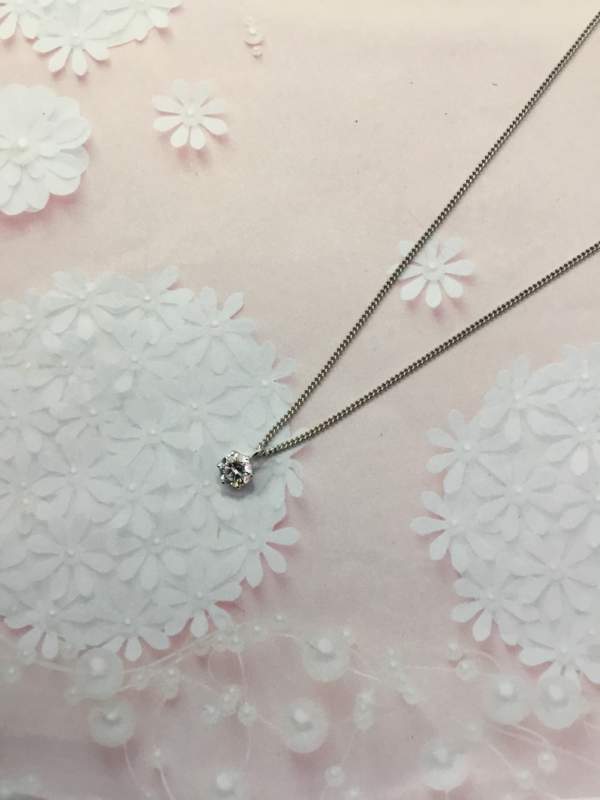 ダイヤモンド プラチナ ネックレス をお買取しました。