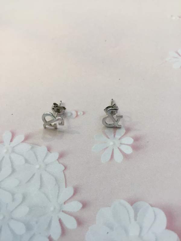 18金 ホワイトゴールド ピアス をお買取しました。