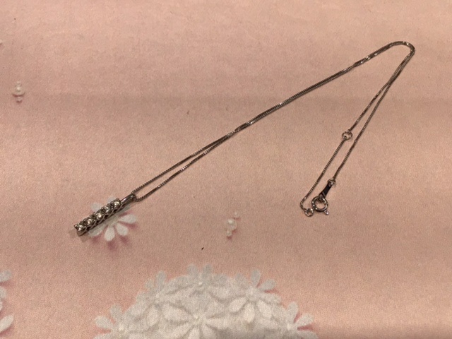 ダイヤモンド 18金 ホワイトゴールド ネックレス をお買取しました。