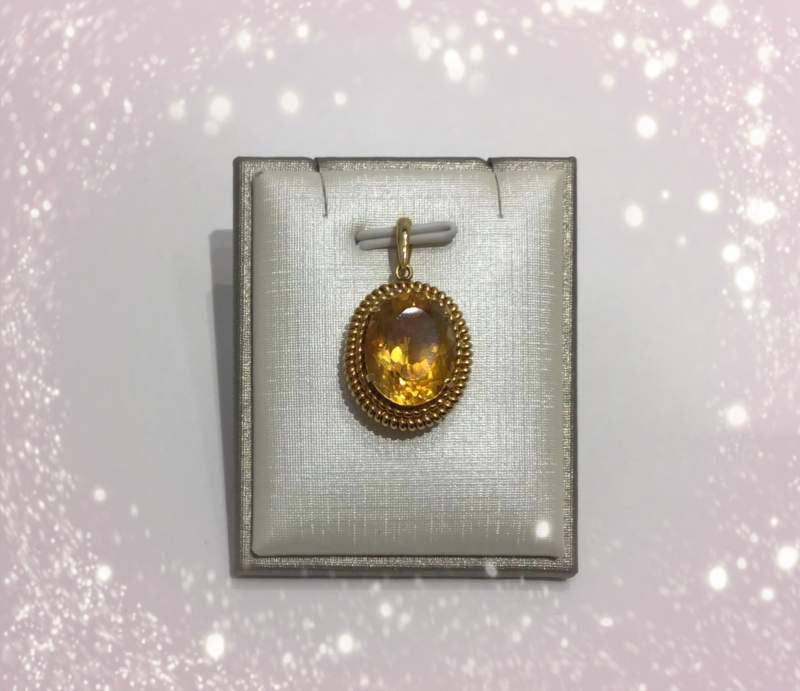 石付き 18金 ペンダント をお買取り致しました。