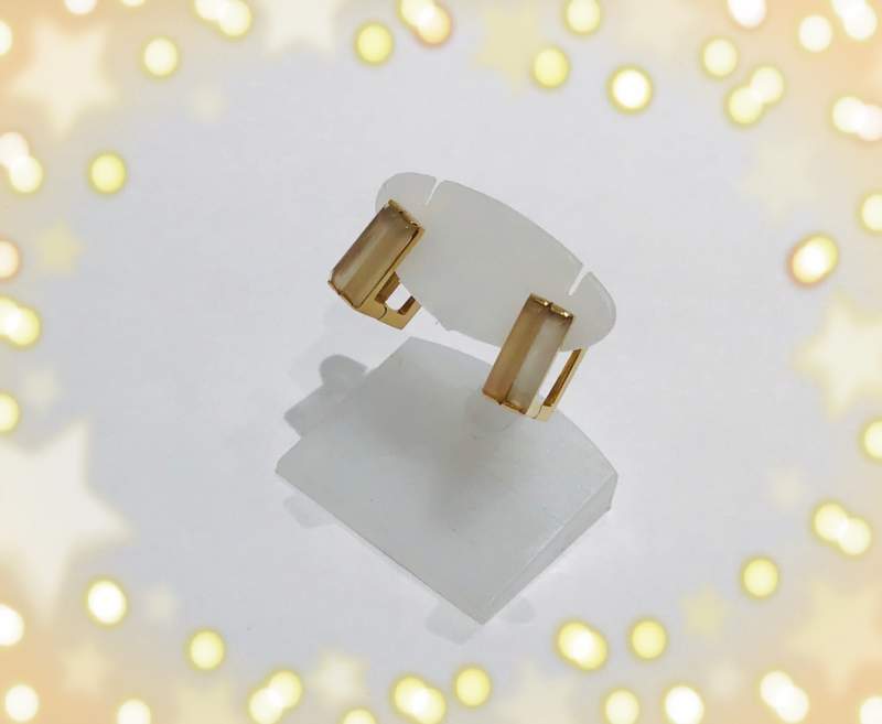 石付き 18金 ピアス をお買取り致しました。