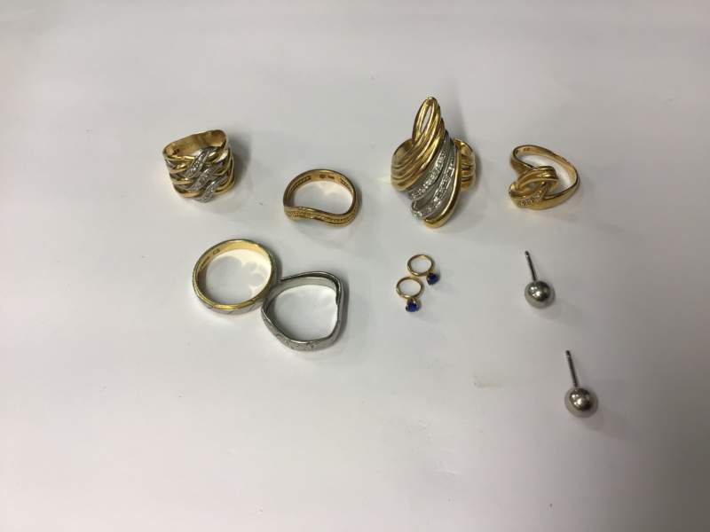 K18 ピアス リング チャーム