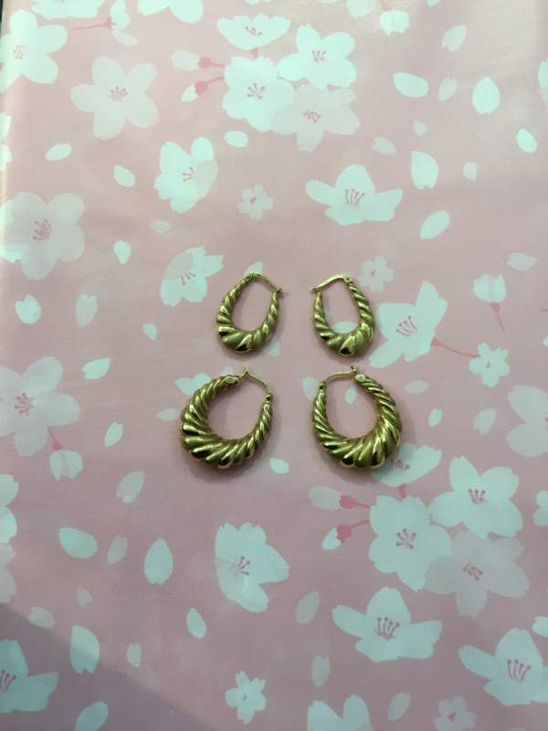 18金 ピアス を お買取しました。