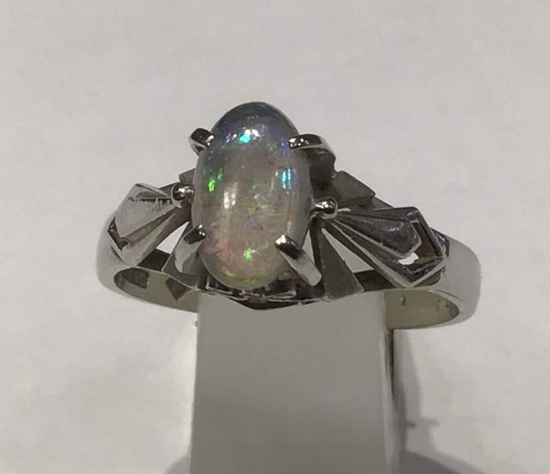 14金 ホワイトゴールド 色石付き リング お買取しました。
