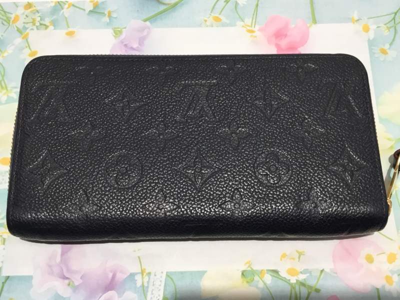 ルイヴィトン アンプラント ジッピー 財布をお買取致しました🤗