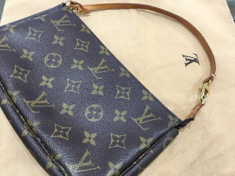 ルイヴィトン モノグラム アクセサリーポーチ をお買取致しました💕