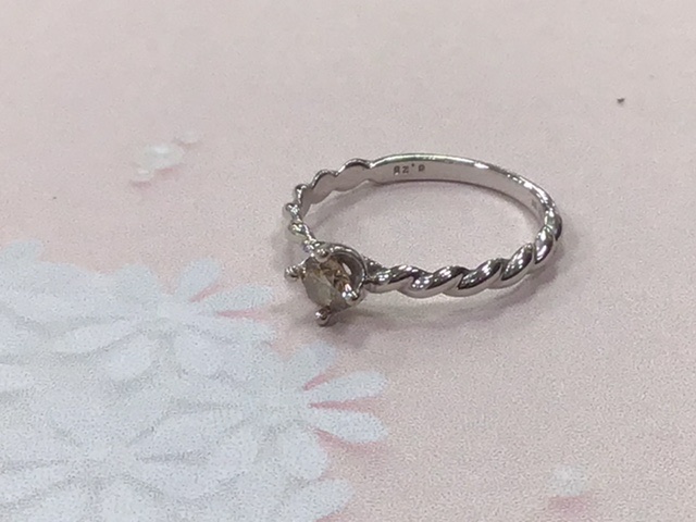 石付き 18金 ホワイトゴールド リング をお買取しました。
