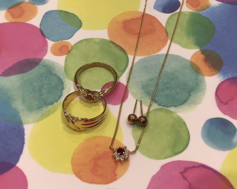 18金 イエローゴールド リング ネックレス ピアス をお買取致しました。