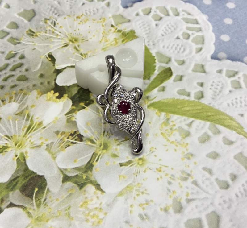 ルビー ダイヤモンド プラチナ トップ をお買取しました。