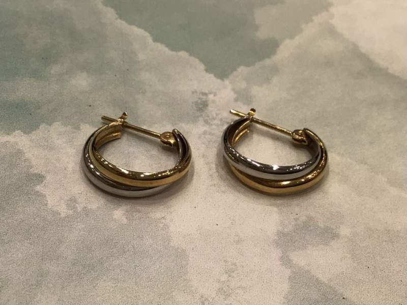 18金 2カラー ピアスをお買取しました。