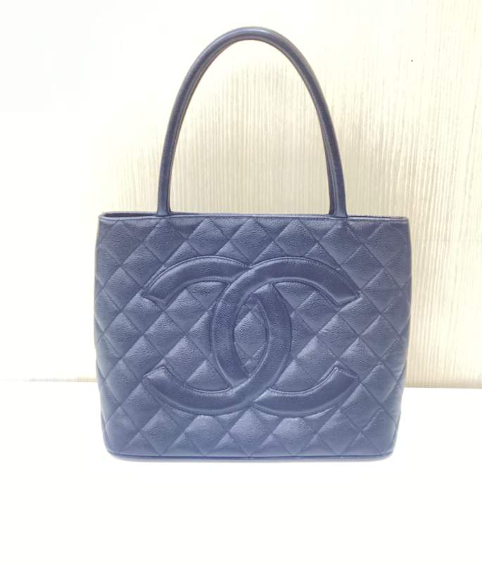 CHANEL 復刻トート高価買取中。