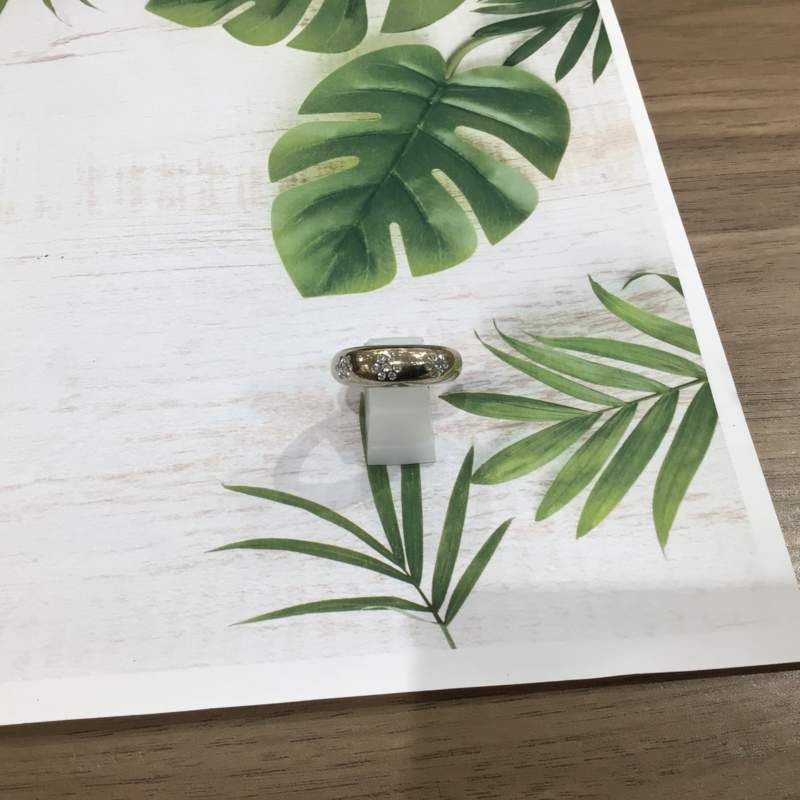 18金ホワイトゴールドのリングをお買取させて頂きました。