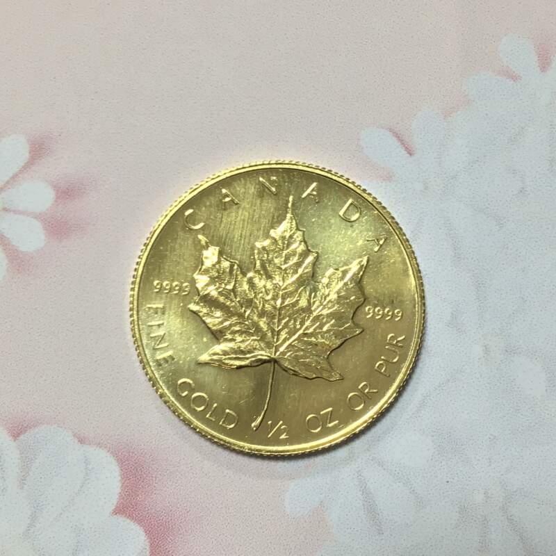 24金 メイプルリーフコイン1/2oz をお買取しました。