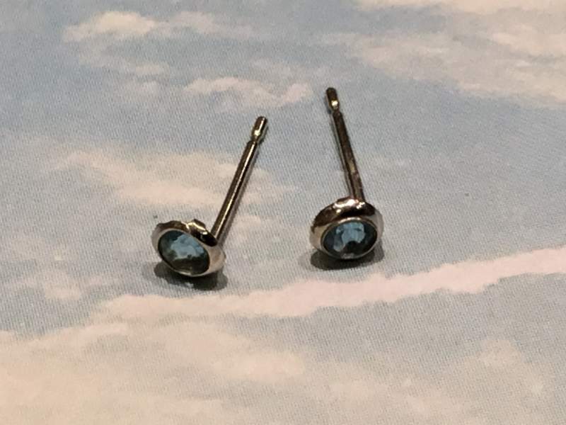 14金 ホワイトゴールド ピアス をお買取しました。