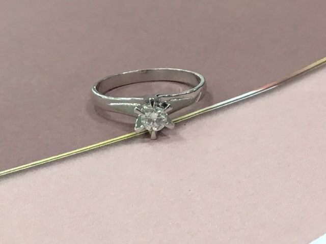 プラチナ900 ダイヤリング をお買取しました。