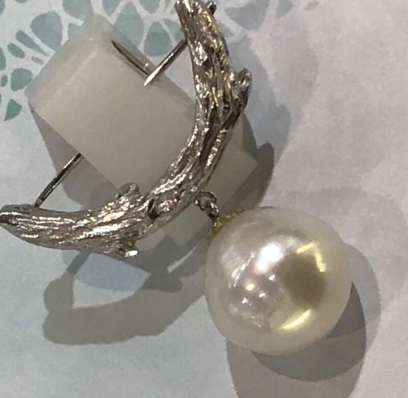 プラチナ900 パール ブローチ をお買取しました。