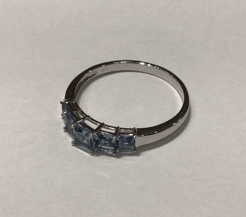18金 ホワイトゴールド 色石付き リング お買取しました。