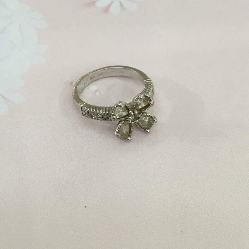 K18ホワイトゴールド 花モチーフ リング