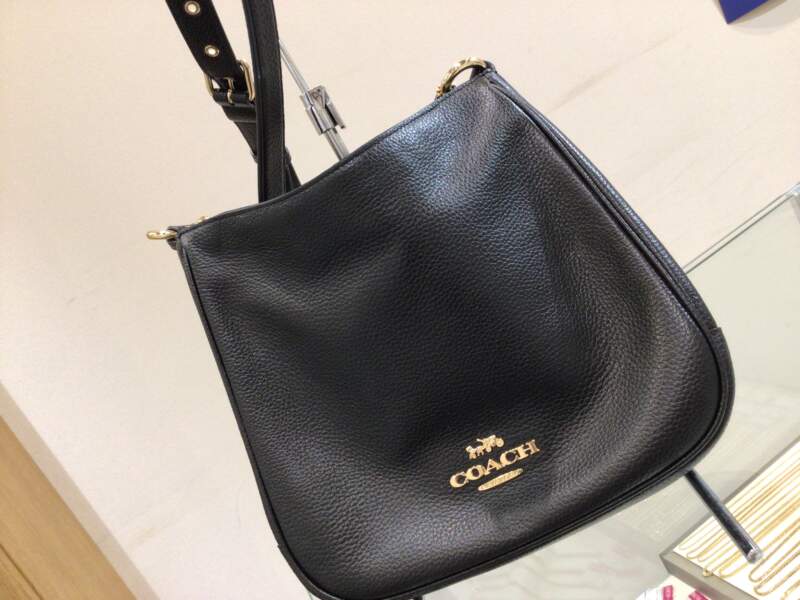 COACH のショルダーバッグをお買取しました