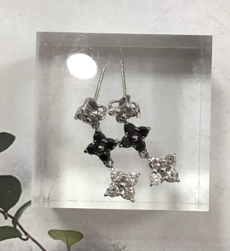 ダイヤモンド K18WG ピアス お買取りしました