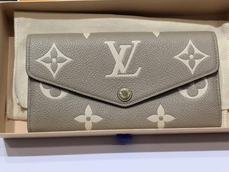 ルイヴィトン 長財布 をお買取しました。