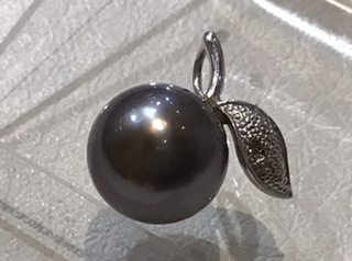 黒真珠　K14WG ペンダントトップ　をお買取致しました。