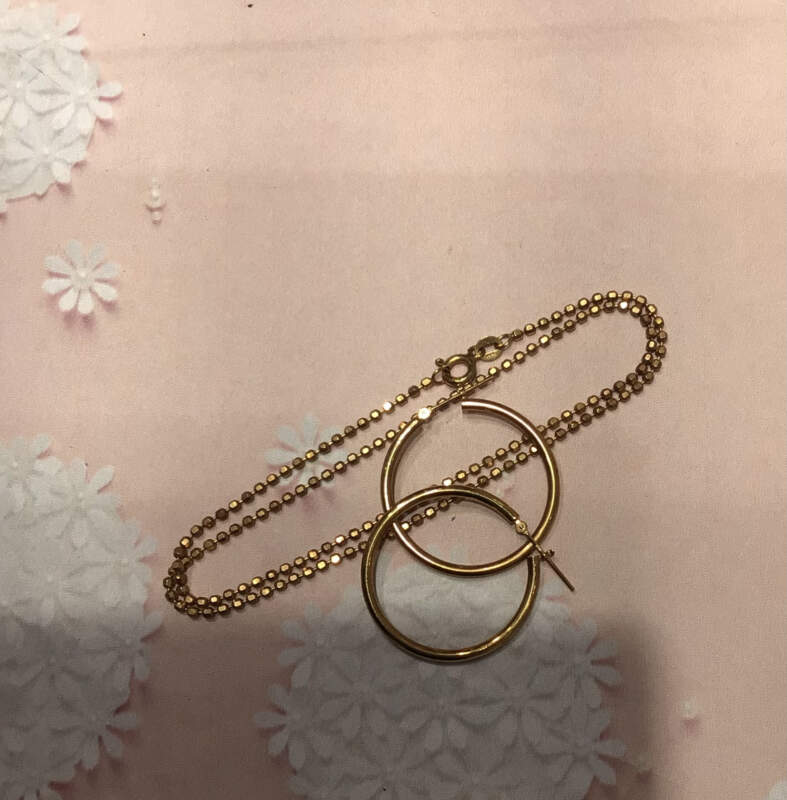 18金イエローゴールドネックレスとピアスをお買取しました。