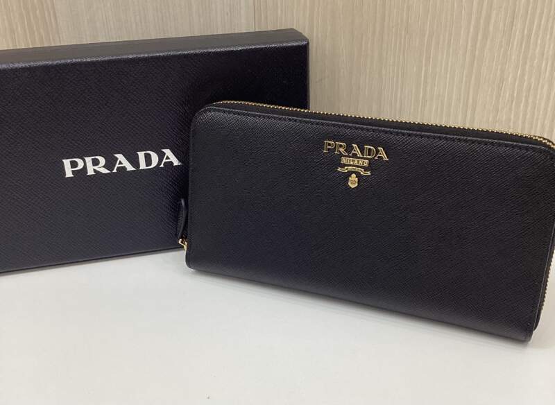 PRADA ウォレット　高価買取。