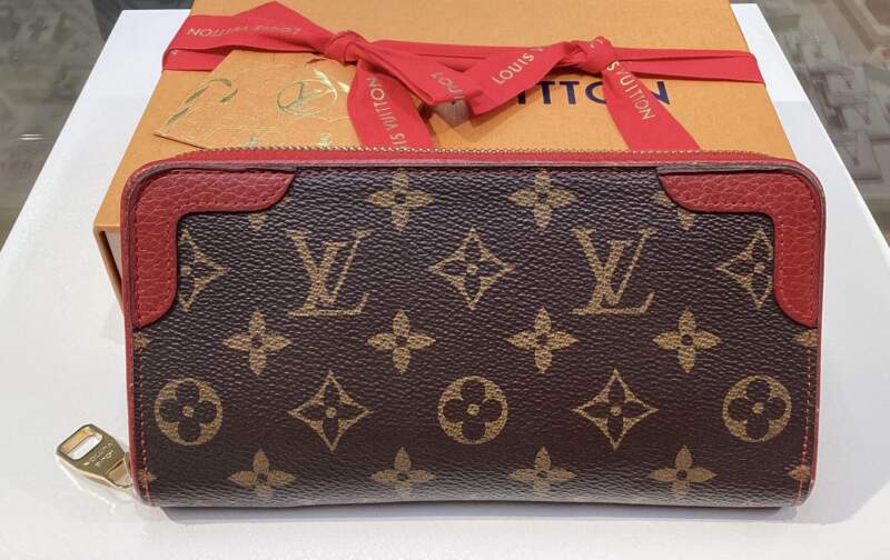 LOUIS VUITTON  レティーロ ジッピーウォレットをお買い取り致しました🎵