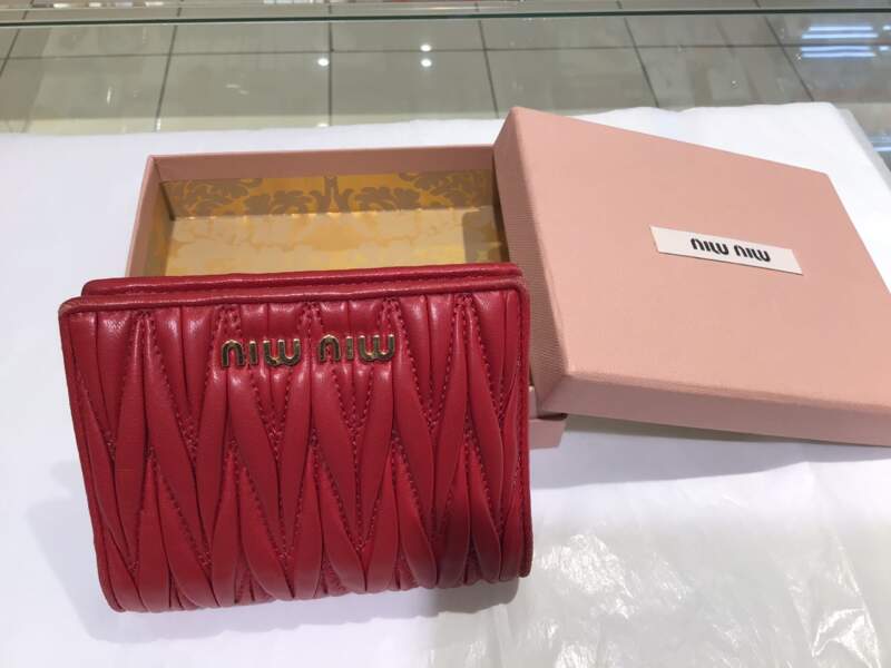 ミュウミュウのお財布をお買い取り致しました!