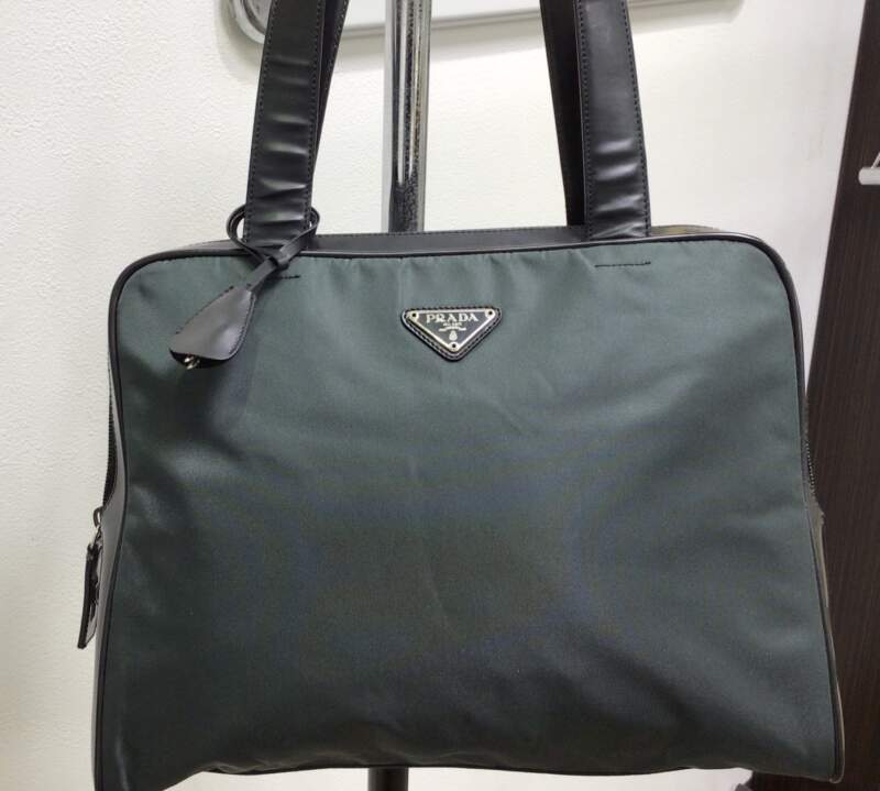 PRADAのバッグをお買取致しました。