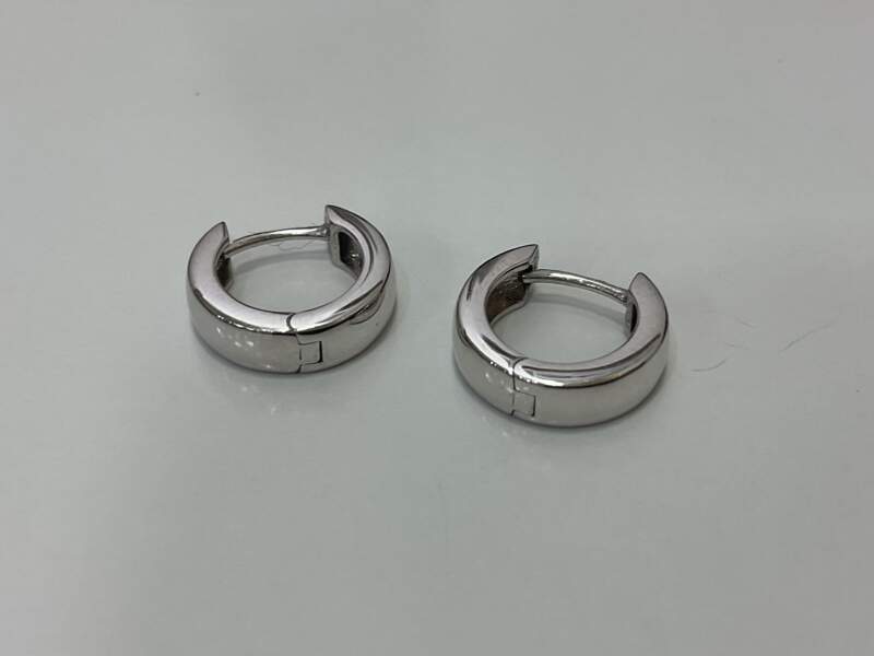 10金 ホワイトゴールド ピアス をお買取しました。