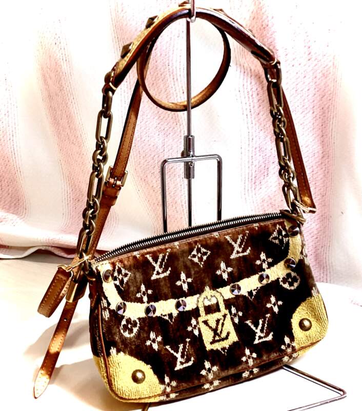 LOUIS VUITTON アクセサリーポーチをお買取りしました。