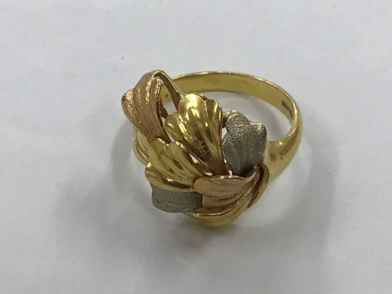 18金 3カラー リング をお買取りしました。