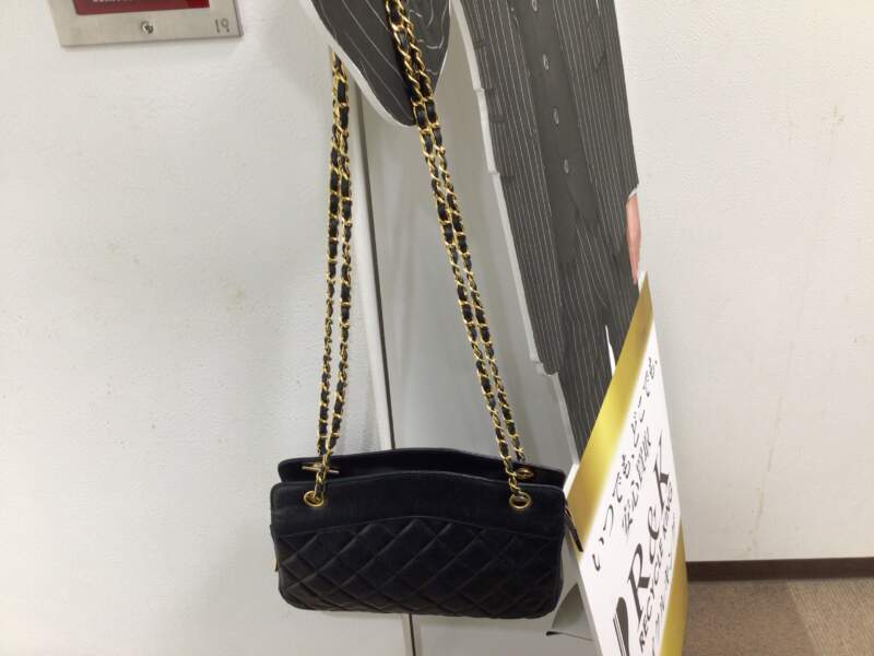 CHANEL ショルダーバッグ をお買取しました。