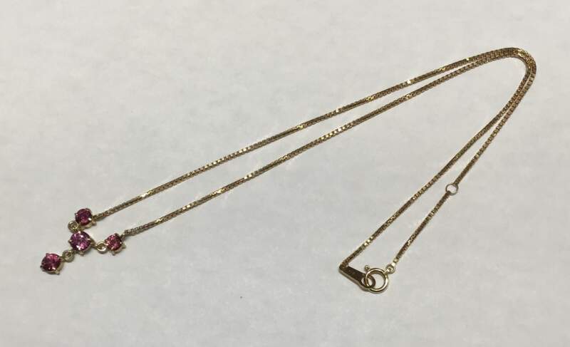 赤色石 18金 プチネックレス をお買取しました。