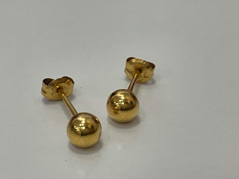 18金 イエローゴールド ピアス をお買取しました。